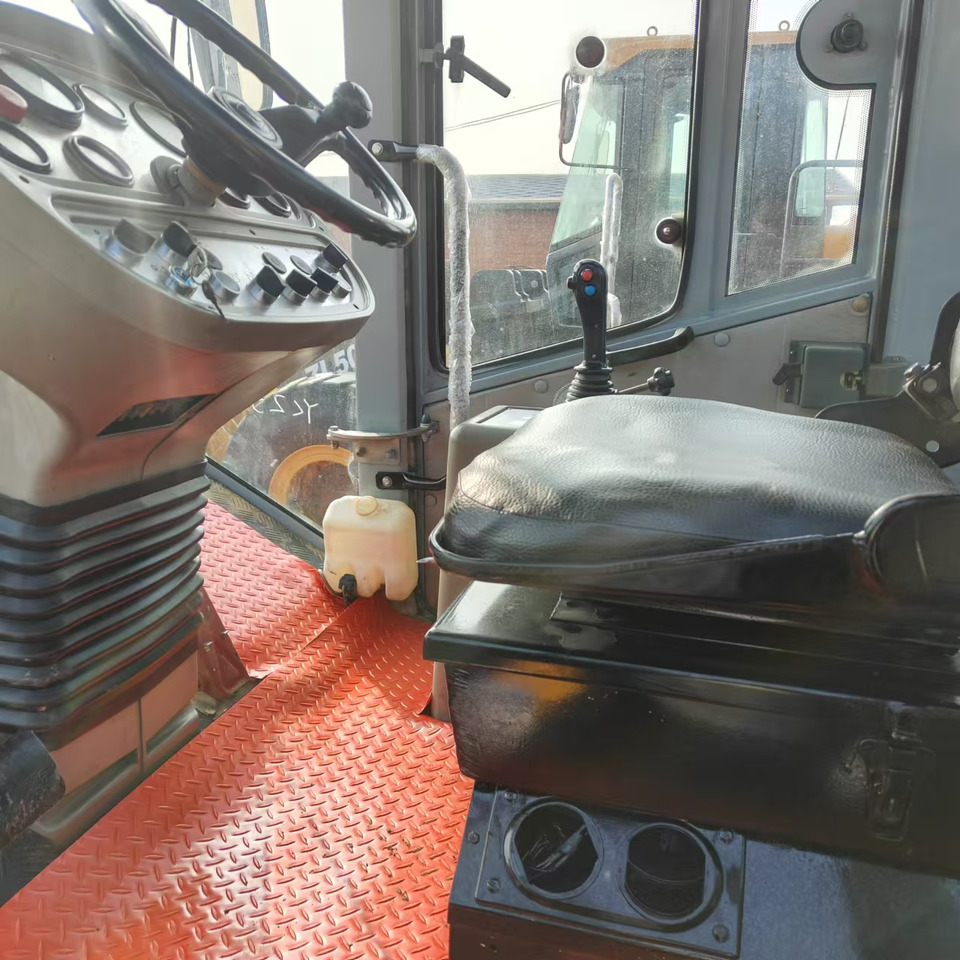 XCMG XS223J used road roller low hours factory price - Rul rrugësh: foto 4 XCMG XS223J used road roller low hours factory price - Rul rrugësh: foto 4