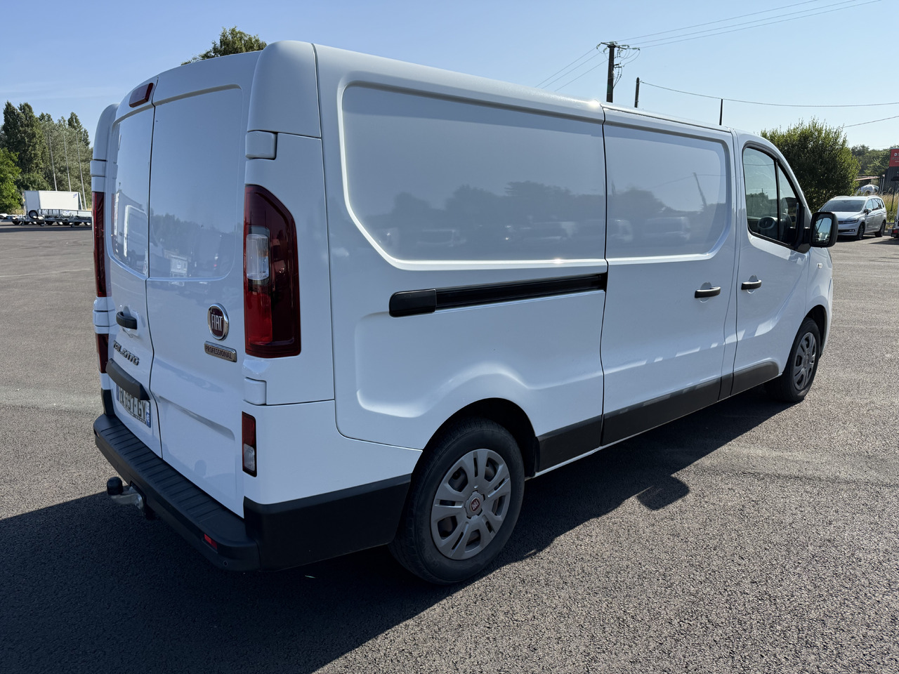 FIAT TALENTO 1T3 LH1 2.0MULTIJET120 PRO LOUNGE + ATTELAGE ET KIT BOIS COMPLET - Furgon: foto 5 FIAT TALENTO 1T3 LH1 2.0MULTIJET120 PRO LOUNGE + ATTELAGE ET KIT BOIS COMPLET - Furgon: foto 5