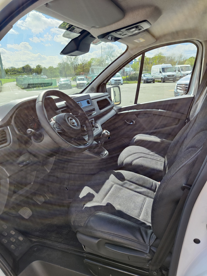 Furgon NISSAN Primastar NV300 2.0DCI130 Acenta L1H1: foto 6 Furgon NISSAN Primastar NV300 2.0DCI130 Acenta L1H1: foto 6