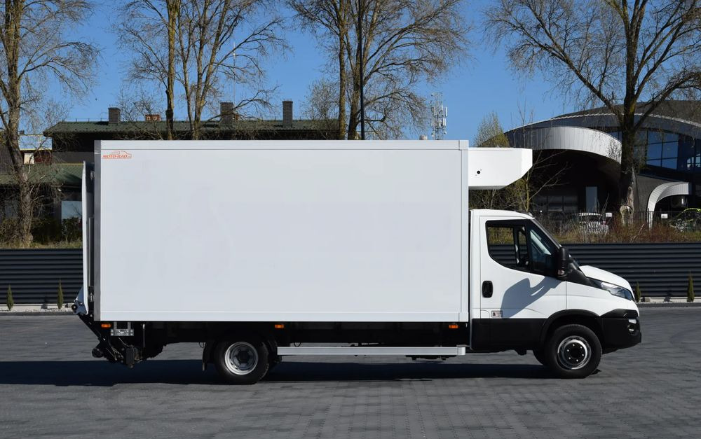 Iveco DAILY 70C18 / 3.0 - 180 KM / AUTOMAT HI-MATIC / 3 OSOBY / CHŁODNIA - MROŹNIA 4,55 M / AGREGAD FRIGOBLOCK / WINDA SORENSEN / KLIMA / TEMPOMAT / KAMERA COFANIA / REGULOWANE ZAWIESZENIE / SERWISOWA - Kamion frigorifer: foto 4 Iveco DAILY 70C18 / 3.0 - 180 KM / AUTOMAT HI-MATIC / 3 OSOBY / CHŁODNIA - MROŹNIA 4,55 M / AGREGAD FRIGOBLOCK / WINDA SORENSEN / KLIMA / TEMPOMAT / KAMERA COFANIA / REGULOWANE ZAWIESZENIE / SERWISOWA - Kamion frigorifer: foto 4