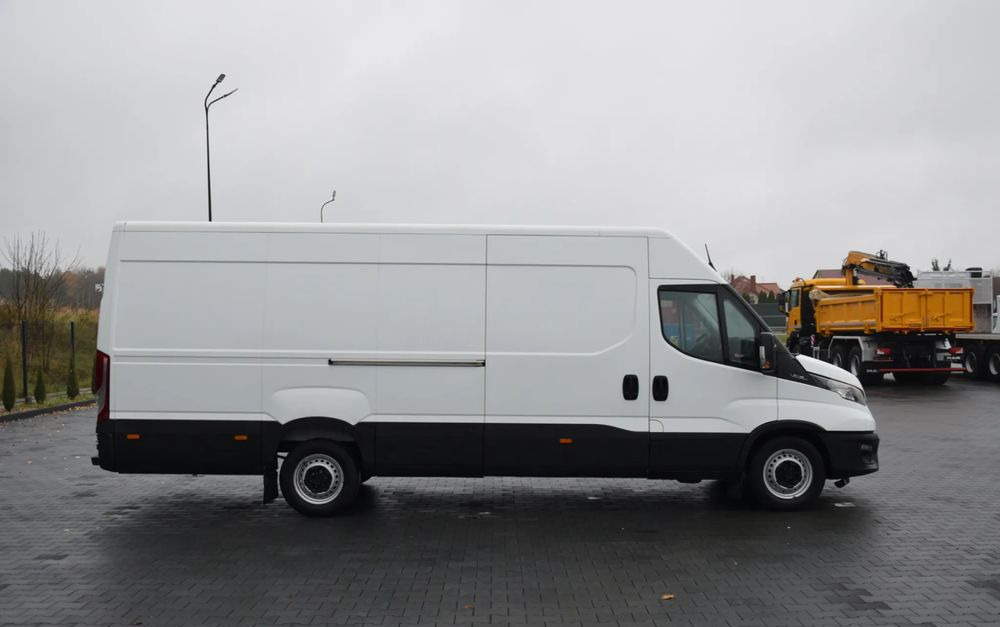 Iveco DAILY MAXI 35S16 / 2.3 - 160 KM / NOWY MODEL / 3 OSOBY / DOSTAWCZE / BLASZAK / KLIMA / CZUJNIKI COFANIA / TRYB CITY-ECO / 2023 / SERWISOWANY / SPROWADZONY Z NIEMIEC - Furgon: foto 4 Iveco DAILY MAXI 35S16 / 2.3 - 160 KM / NOWY MODEL / 3 OSOBY / DOSTAWCZE / BLASZAK / KLIMA / CZUJNIKI COFANIA / TRYB CITY-ECO / 2023 / SERWISOWANY / SPROWADZONY Z NIEMIEC - Furgon: foto 4