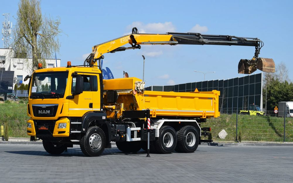 MAN TGS 26.400 / 6x4 / EURO 6 / UDT / HDS FASSI 165 / WYSUW x3 / ROTATOR / CHWYTAK / STEROWANIE RADIOWE / WZMOCNIONA RAMA / WYWROTKA / HYDROBURTA / AUTOMAT / 2017 / NOWE OPONY - 100% / NISKI PRZEBIEG - Kamion vetëshkarkues: foto 1 MAN TGS 26.400 / 6x4 / EURO 6 / UDT / HDS FASSI 165 / WYSUW x3 / ROTATOR / CHWYTAK / STEROWANIE RADIOWE / WZMOCNIONA RAMA / WYWROTKA / HYDROBURTA / AUTOMAT / 2017 / NOWE OPONY - 100% / NISKI PRZEBIEG - Kamion vetëshkarkues: foto 1