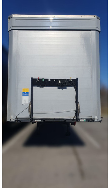 Kögel S-24 - Gjysmë rimorkio me tendë: foto 4 Kögel S-24 - Gjysmë rimorkio me tendë: foto 4