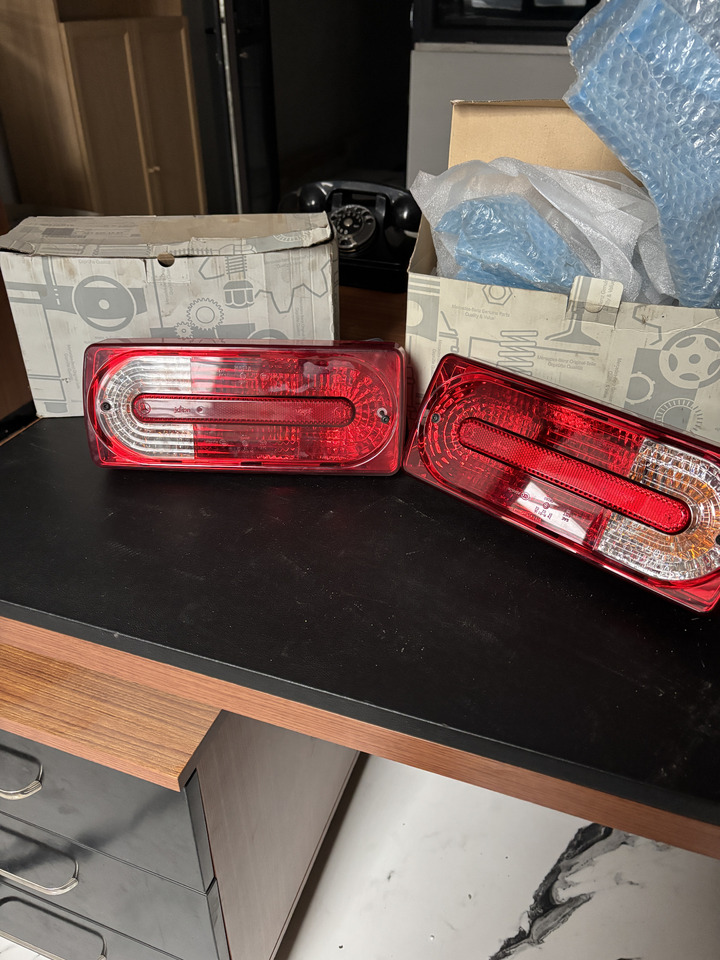MERCEDES-BENZ G W463 G SERIES TAIL LIGHT - Dritat e pasme: foto 1 MERCEDES-BENZ G W463 G SERIES TAIL LIGHT - Dritat e pasme: foto 1
