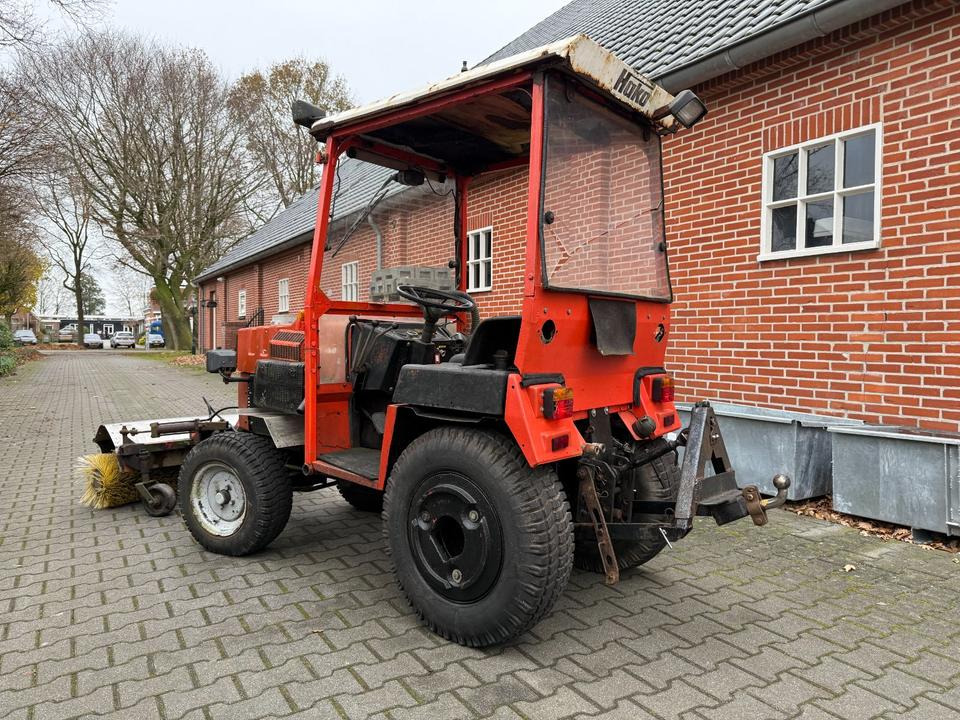 Kleintraktor Hako 3800D Hydrostat mit hydraulischer Kehrbürste - Minitraktor: foto 3 Kleintraktor Hako 3800D Hydrostat mit hydraulischer Kehrbürste - Minitraktor: foto 3