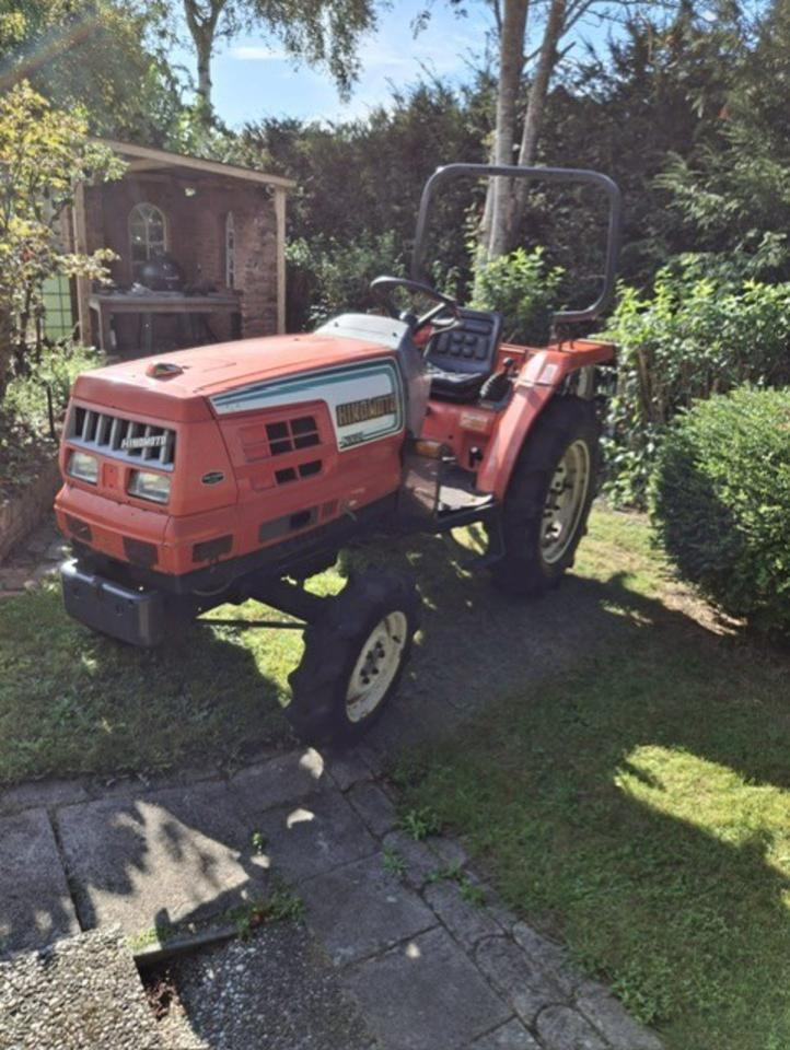 Kleintraktor Hinomoto-Kubota 21 PS - Minitraktor: foto 1 Kleintraktor Hinomoto-Kubota 21 PS - Minitraktor: foto 1