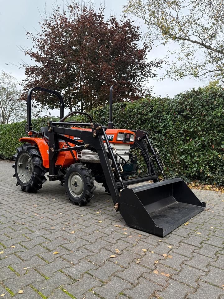 Kleintraktor Kubota B1502DT mit Frontlader ab 125 € pro Monat. - Minitraktor: foto 2 Kleintraktor Kubota B1502DT mit Frontlader ab 125 € pro Monat. - Minitraktor: foto 2