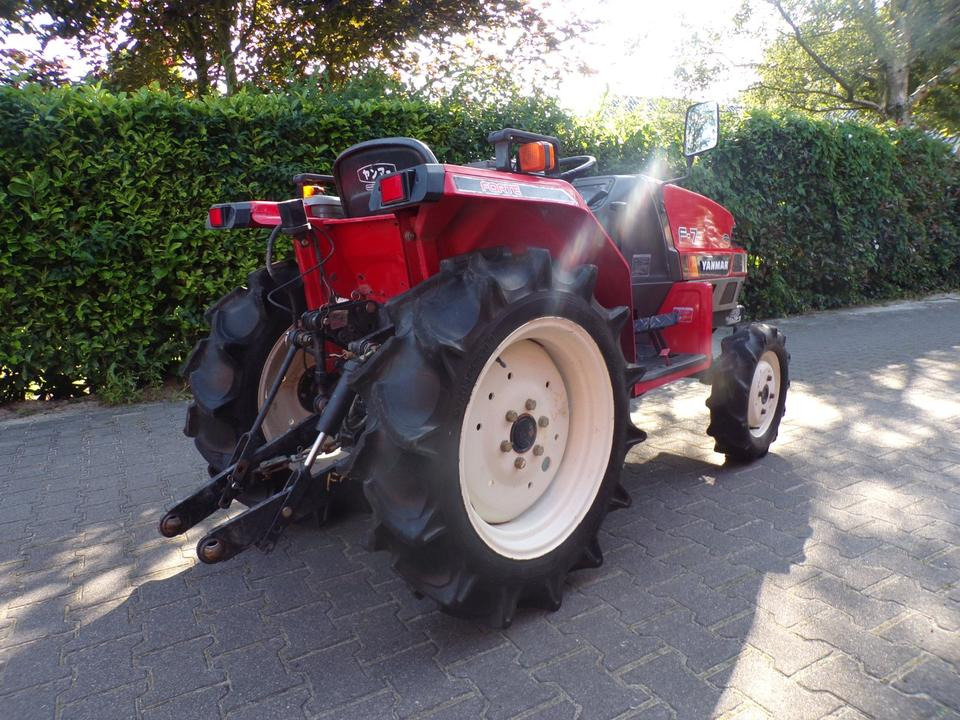 Kleintraktor Yanmar F-7 - Minitraktor: foto 3 Kleintraktor Yanmar F-7 - Minitraktor: foto 3