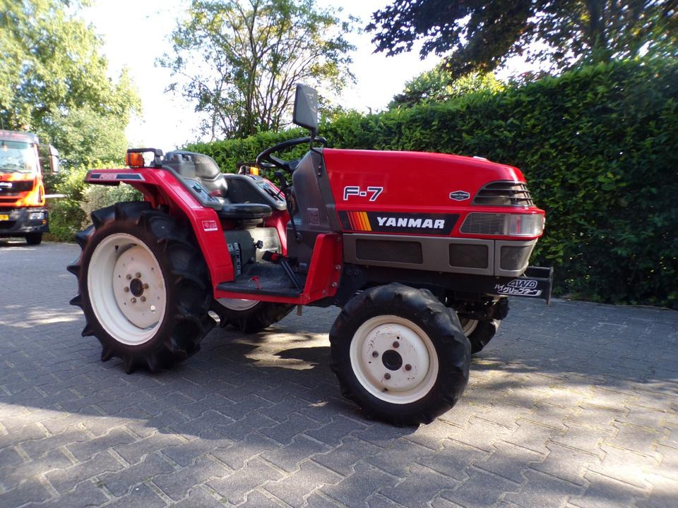 Kleintraktor Yanmar F-7 - Minitraktor: foto 1 Kleintraktor Yanmar F-7 - Minitraktor: foto 1