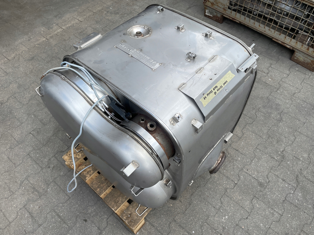 KATALIZATOR MAN TGX TGS EURO 6 DPF TŁUMIK WYDECH 81151036114 - Marmita për Kamioni: foto 1 KATALIZATOR MAN TGX TGS EURO 6 DPF TŁUMIK WYDECH 81151036114 - Marmita për Kamioni: foto 1