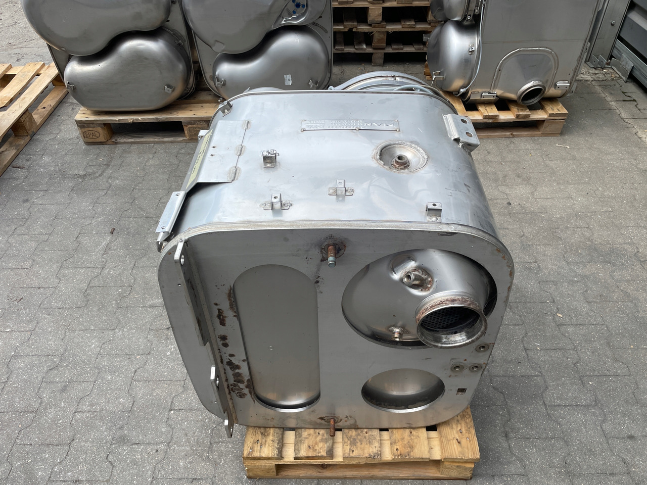 KATALIZATOR MAN TGX TGS EURO 6 DPF TŁUMIK WYDECH 81151036114 - Marmita për Kamioni: foto 5 KATALIZATOR MAN TGX TGS EURO 6 DPF TŁUMIK WYDECH 81151036114 - Marmita për Kamioni: foto 5