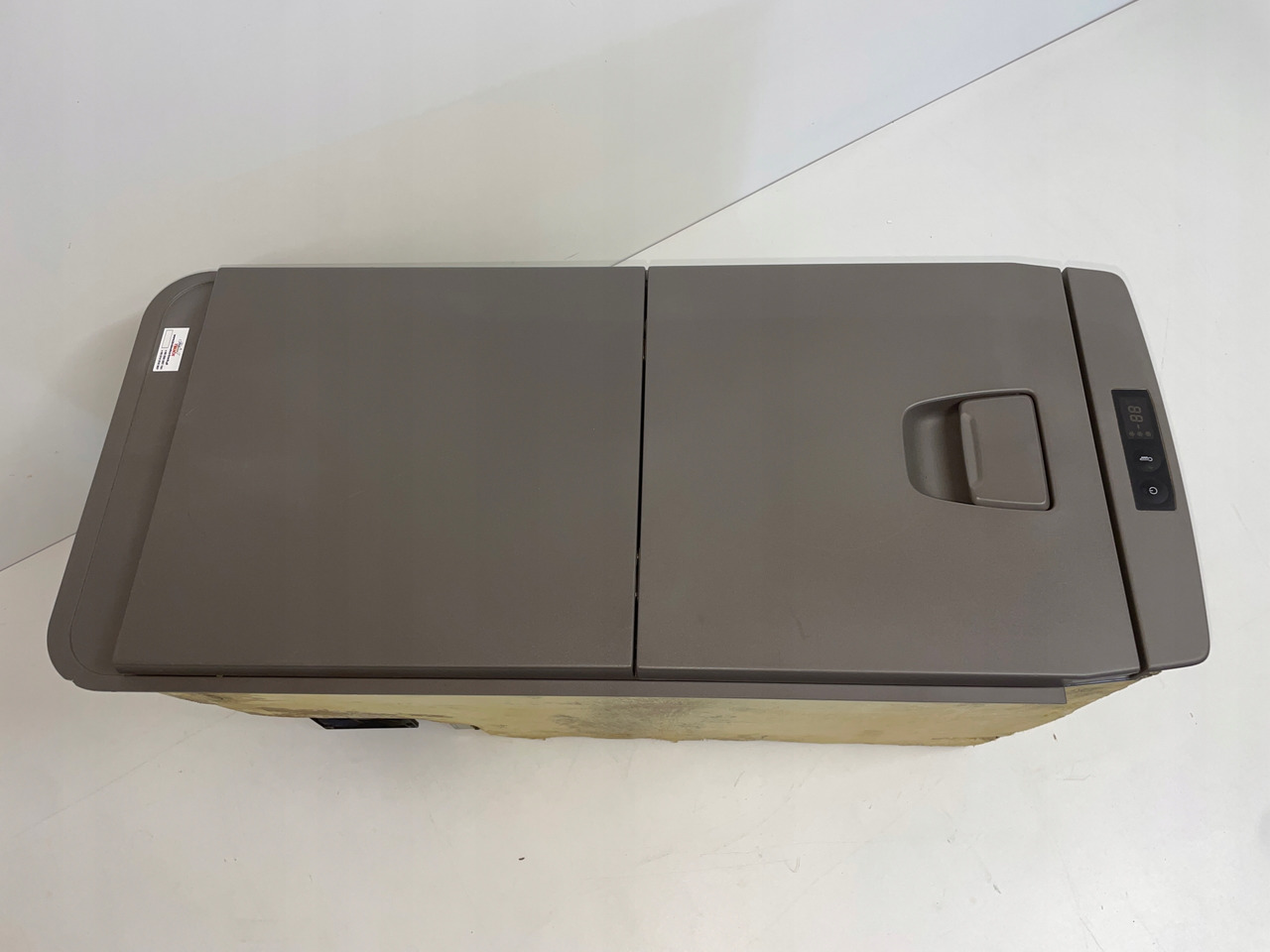 LODÓWKA CHŁODZIARKA SCANIA S 2706575 40 LITRÓW - Kabina dhe interier për Kamioni: foto 1 LODÓWKA CHŁODZIARKA SCANIA S 2706575 40 LITRÓW - Kabina dhe interier për Kamioni: foto 1