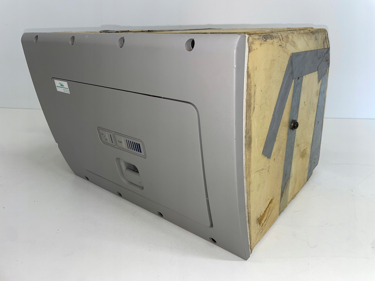 LODÓWKA CHŁODZIARKA VOLVO FH 20398817 , 061076791 - Kabina dhe interier për Kamioni: foto 2 LODÓWKA CHŁODZIARKA VOLVO FH 20398817 , 061076791 - Kabina dhe interier për Kamioni: foto 2