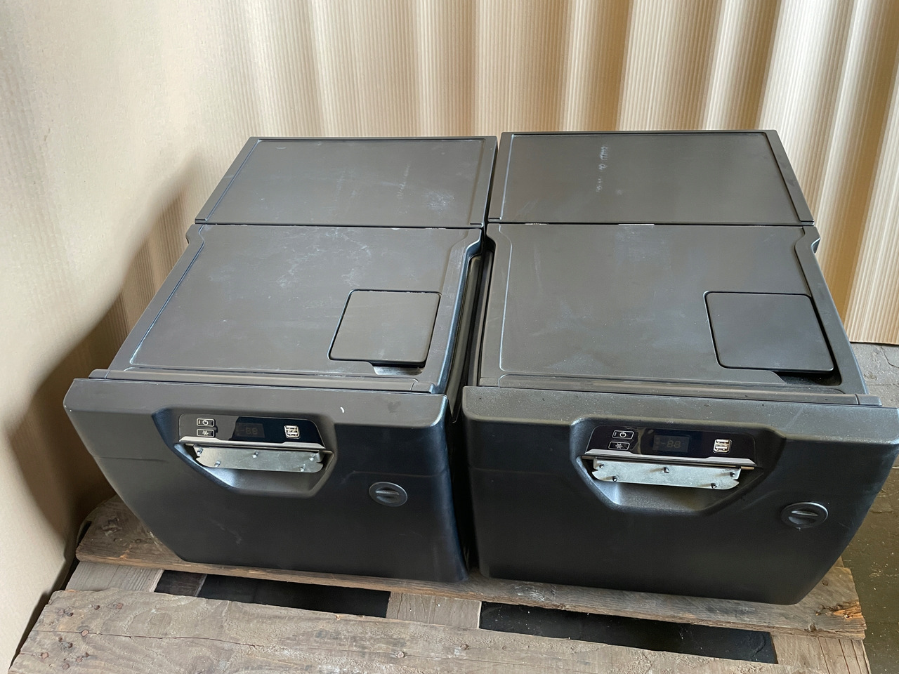 LODÓWKA IVECO S-WAY S WAY wysoka - Kabina dhe interier për Kamioni: foto 1 LODÓWKA IVECO S-WAY S WAY wysoka - Kabina dhe interier për Kamioni: foto 1