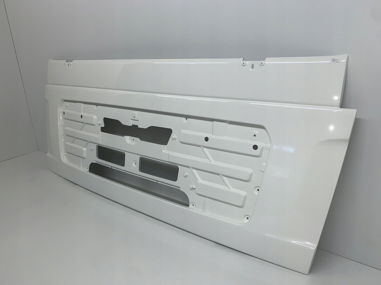 MASKA ATRAPA GRILL MAN TGL TGM NR 1812 - Kofano për Kamioni: foto 2 MASKA ATRAPA GRILL MAN TGL TGM NR 1812 - Kofano për Kamioni: foto 2