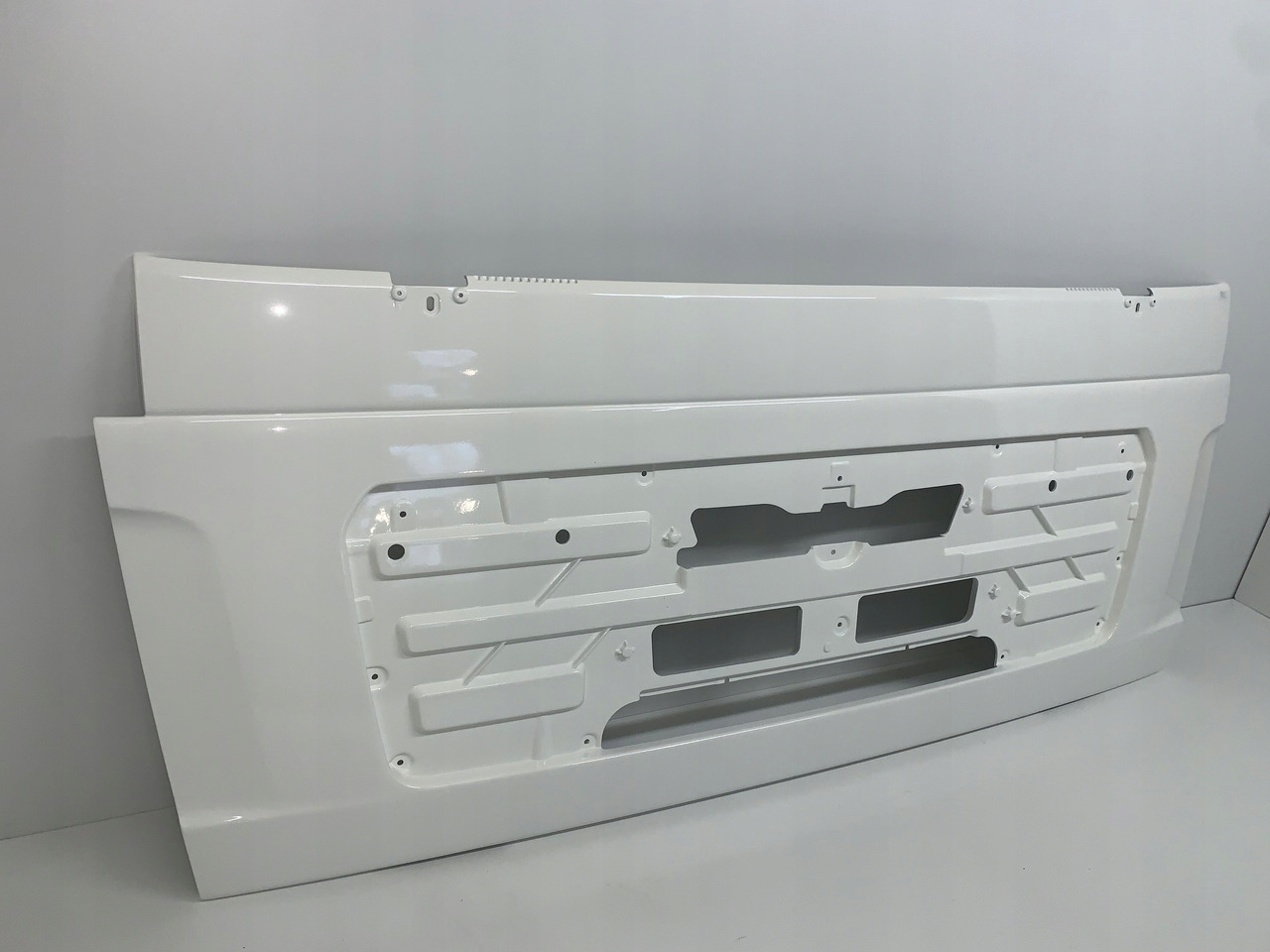 MASKA ATRAPA GRILL MAN TGL TGM NR 1812 - Kofano për Kamioni: foto 3 MASKA ATRAPA GRILL MAN TGL TGM NR 1812 - Kofano për Kamioni: foto 3