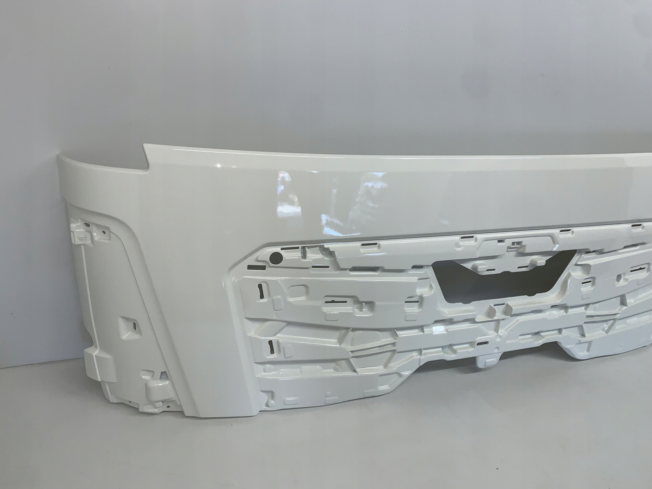 MASKA ATRAPA MAN TGL TGM TG3 TGS NOWY MODEL 2021 RAL 9010 - Kofano për Kamioni: foto 2 MASKA ATRAPA MAN TGL TGM TG3 TGS NOWY MODEL 2021 RAL 9010 - Kofano për Kamioni: foto 2