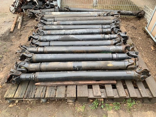 WAŁ NAPĘDOWY MAN TGA TGX TGS CENA OD 100 ZŁ - Boshti i transmisionit për Kamioni: foto 4 WAŁ NAPĘDOWY MAN TGA TGX TGS CENA OD 100 ZŁ - Boshti i transmisionit për Kamioni: foto 4