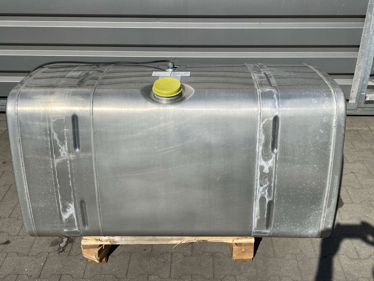 ZBIORNIK NA PALIWO MAN TGX TGS 580 L 81122016684 - Serbatori i karburantit për Kamioni: foto 2 ZBIORNIK NA PALIWO MAN TGX TGS 580 L 81122016684 - Serbatori i karburantit për Kamioni: foto 2