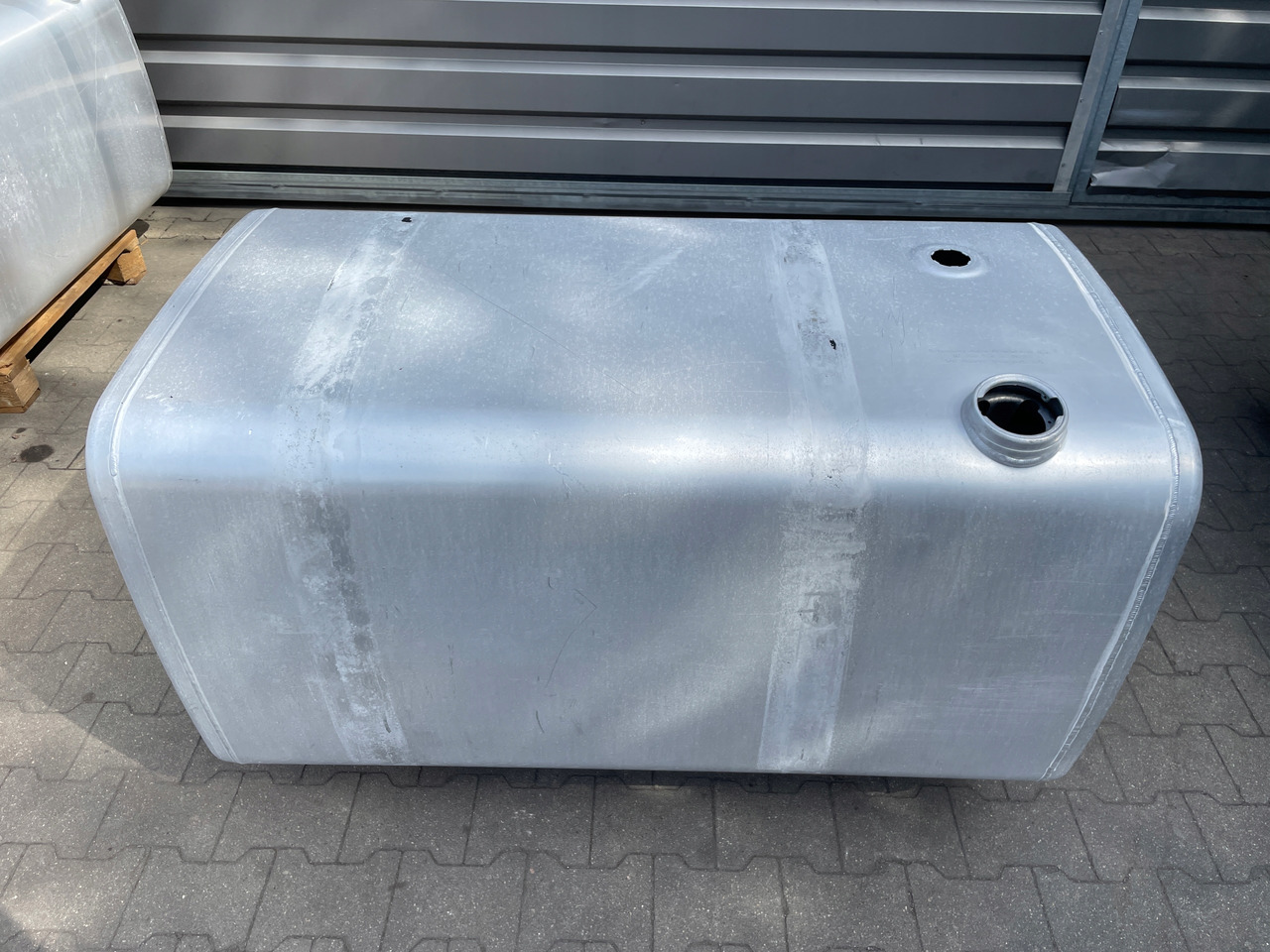 ZBIORNIK PALIWA IVECO STRALIS HI WAY 570 L 029535702 - Serbatori i karburantit për Kamioni: foto 1 ZBIORNIK PALIWA IVECO STRALIS HI WAY 570 L 029535702 - Serbatori i karburantit për Kamioni: foto 1