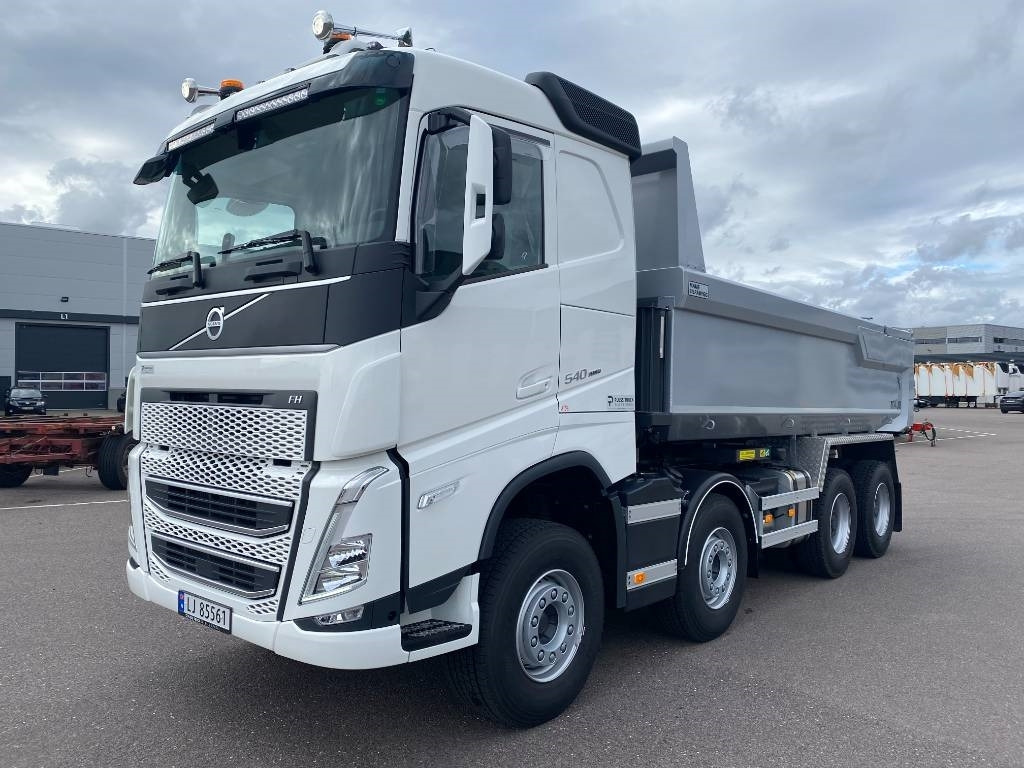 Volvo FH540 8x4  - Kamion vetëshkarkues: foto 1 Volvo FH540 8x4  - Kamion vetëshkarkues: foto 1