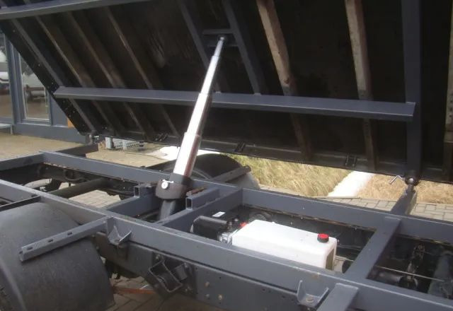 Iveco DAILY 35 C 3-STONNA WYWROTKA - Kamioncine vetëshkarkuese: foto 5 Iveco DAILY 35 C 3-STONNA WYWROTKA - Kamioncine vetëshkarkuese: foto 5