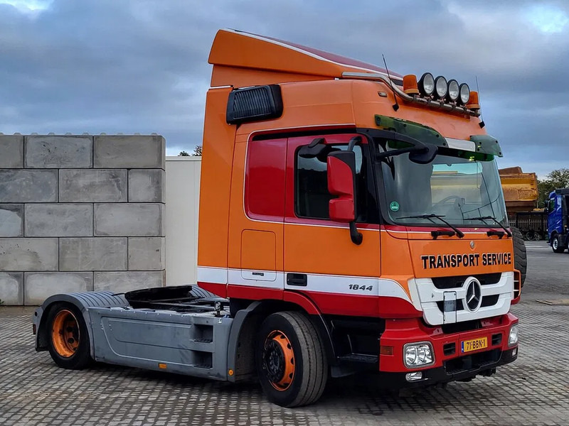 Mercedes-Benz SK 1844 Actros 1844 - Gjysmë-kamion: foto 2 Mercedes-Benz SK 1844 Actros 1844 - Gjysmë-kamion: foto 2