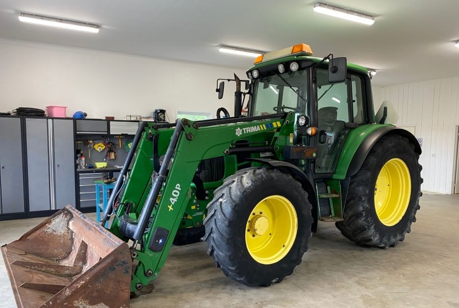 John Deere 6330 Premium - Traktor: foto 1 John Deere 6330 Premium - Traktor: foto 1