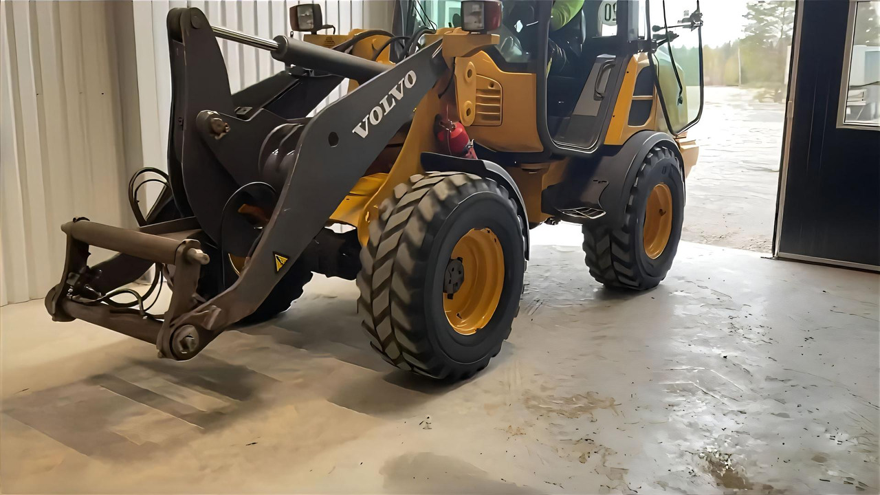 Volvo L 25 - Fadrom me goma: foto 4 Volvo L 25 - Fadrom me goma: foto 4