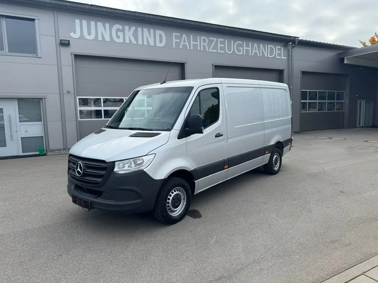 Mercedes-Benz Sprinter 317 CDI Flach Lang Silber Klima MBUX - Furgon: foto 1 Mercedes-Benz Sprinter 317 CDI Flach Lang Silber Klima MBUX - Furgon: foto 1
