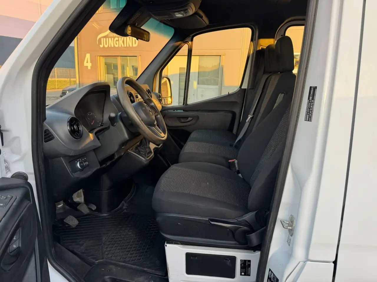 Mercedes-Benz Sprinter 317 CDI Lang DoKa Pritsche AHK 3,5t - Kamioncine me karroceri, Kamioncine dopio kabinë: foto 3 Mercedes-Benz Sprinter 317 CDI Lang DoKa Pritsche AHK 3,5t - Kamioncine me karroceri, Kamioncine dopio kabinë: foto 3