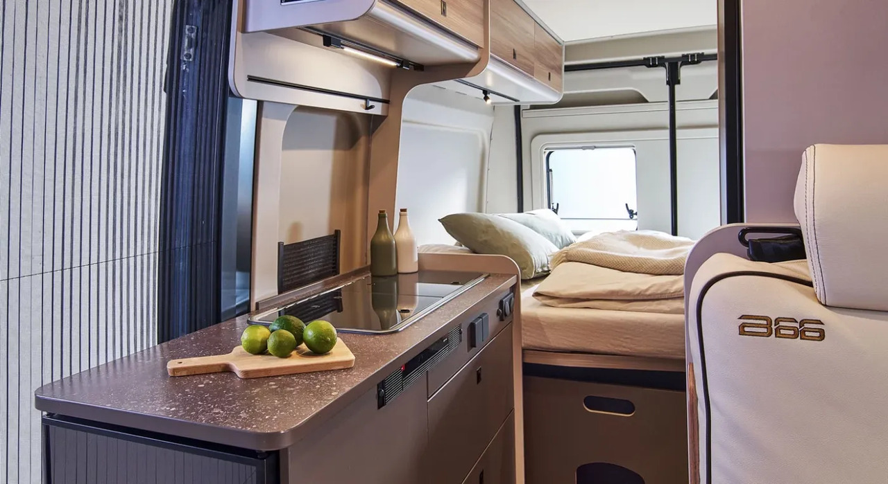 Bürstner B66 C 600 B 66 Voll ausgestattet - Furgon kampingu: foto 3 Bürstner B66 C 600 B 66 Voll ausgestattet - Furgon kampingu: foto 3