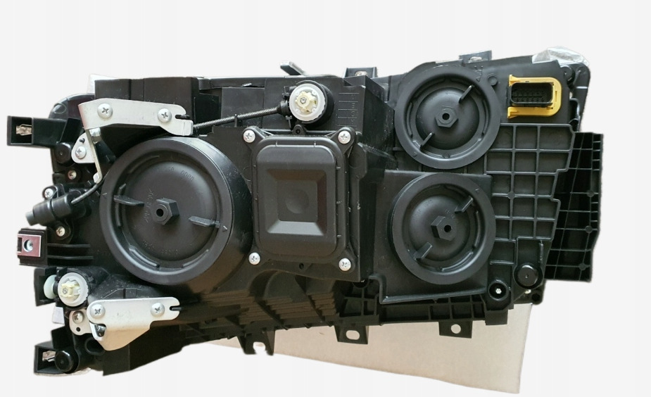 NOWY REFLEKTOR PRAWY SCANIA L,P,G,R,S - Fenerët për Kamioni: foto 3 NOWY REFLEKTOR PRAWY SCANIA L,P,G,R,S - Fenerët për Kamioni: foto 3