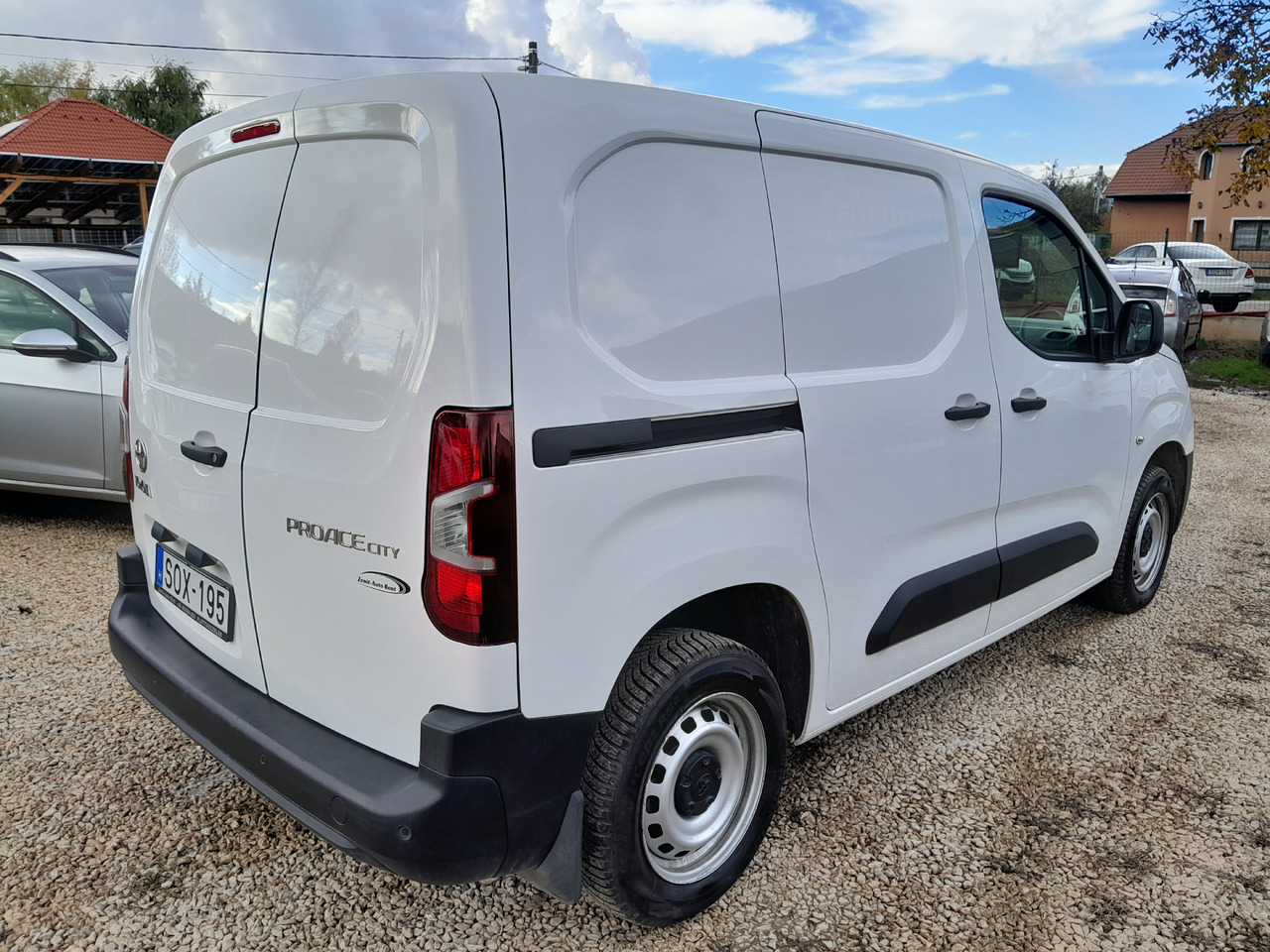 TOYOTA 1.5 City Active 3 Business - Furgon i vogël: foto 3 TOYOTA 1.5 City Active 3 Business - Furgon i vogël: foto 3