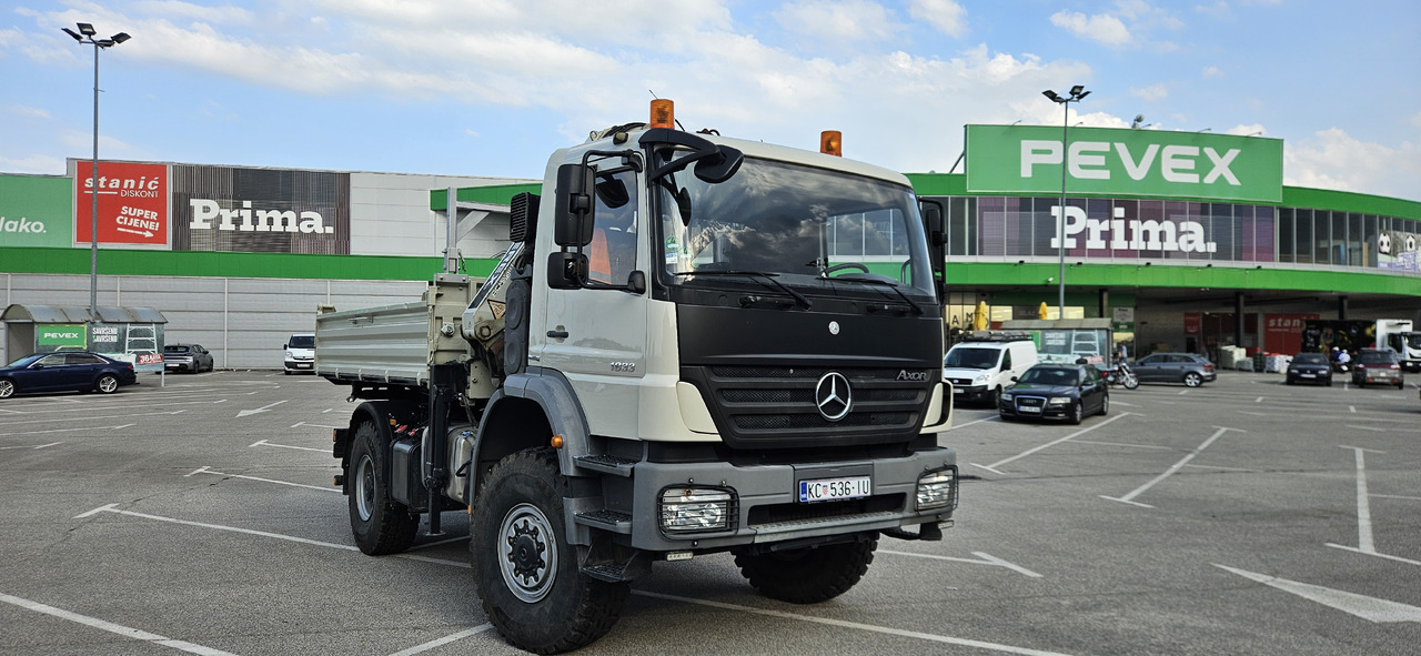 MERCEDES-BENZ Axor 1833 4x4 - Kamion me vinç: foto 3 MERCEDES-BENZ Axor 1833 4x4 - Kamion me vinç: foto 3