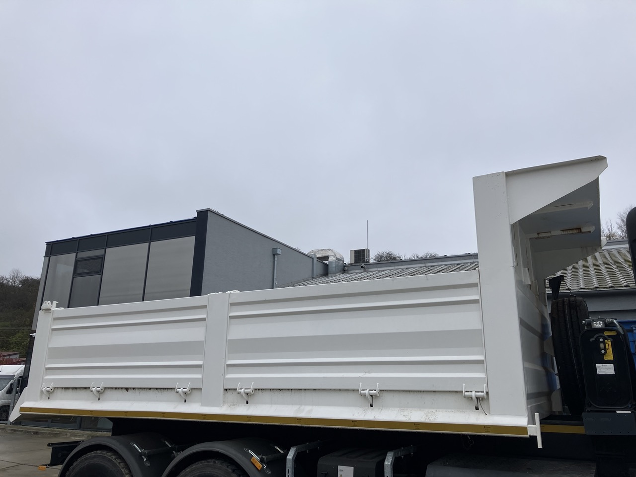 10m3 - Karroceri e kamionit vetëshkarkues: foto 2 10m3 - Karroceri e kamionit vetëshkarkues: foto 2