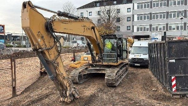 CAT 330-07 - Ekskavator me zinxhirë: foto 2 CAT 330-07 - Ekskavator me zinxhirë: foto 2