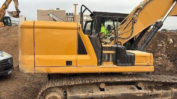 CAT 330-07 - Ekskavator me zinxhirë: foto 4 CAT 330-07 - Ekskavator me zinxhirë: foto 4