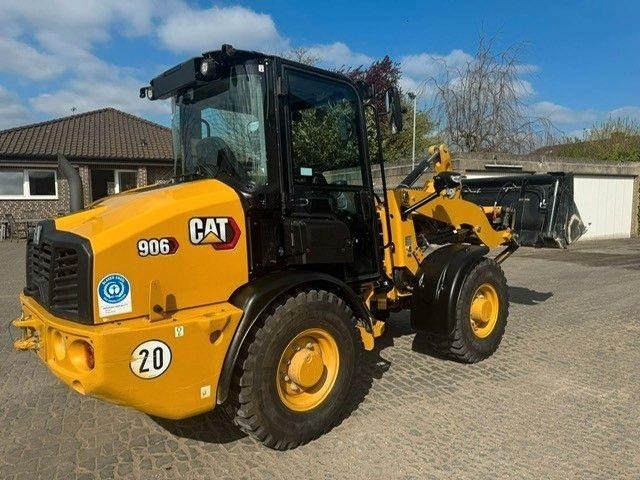 CAT 906 - Fadrom me goma: foto 3 CAT 906 - Fadrom me goma: foto 3