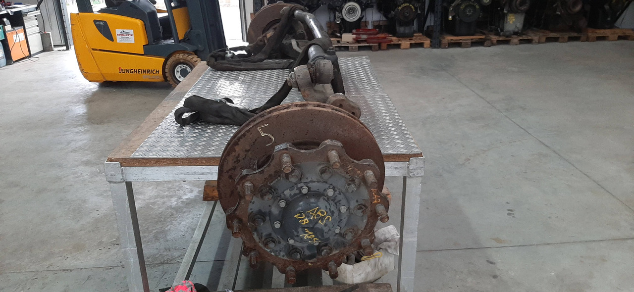 Gebrauchte DB 18.43, Vorderachse, Artikel - Nr. : 81.99999 - 9999 - Aksi i përparmë për Kamioni: foto 2 Gebrauchte DB 18.43, Vorderachse, Artikel - Nr. : 81.99999 - 9999 - Aksi i përparmë për Kamioni: foto 2