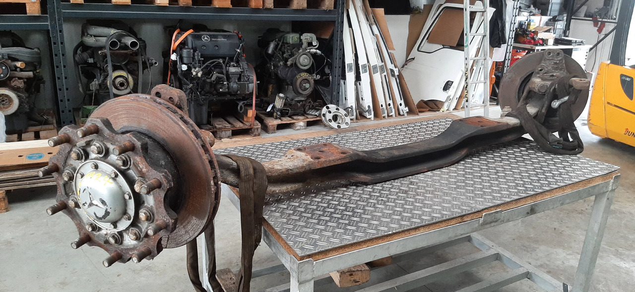 Gebrauchte DB Axor 18.24, Vorderachse, Artikel - Nr. : 81.99999 - 9999 - Aksi i përparmë për Kamioni: foto 4 Gebrauchte DB Axor 18.24, Vorderachse, Artikel - Nr. : 81.99999 - 9999 - Aksi i përparmë për Kamioni: foto 4