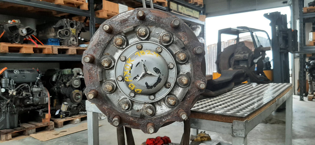 Gebrauchte DB Axor 18.24, Vorderachse, Artikel - Nr. : 81.99999 - 9999 - Aksi i përparmë për Kamioni: foto 3 Gebrauchte DB Axor 18.24, Vorderachse, Artikel - Nr. : 81.99999 - 9999 - Aksi i përparmë për Kamioni: foto 3