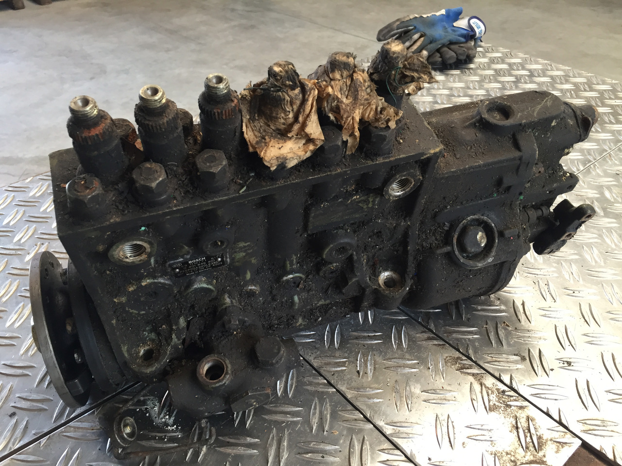 Gebrauchte Einspritzpumpe DB OM 441, Bosch - Nr. : 0 401 846 910 - Pompa e karburantit për Kamioni: foto 1 Gebrauchte Einspritzpumpe DB OM 441, Bosch - Nr. : 0 401 846 910 - Pompa e karburantit për Kamioni: foto 1