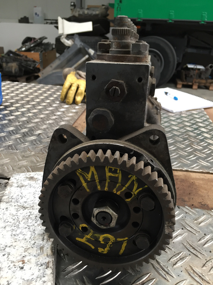 Gebrauchte Einspritzpumpe MAN 291, 6 Zylinder, Bosch - Nr. : PES 6P120 A720LS388 - Pompa e karburantit për Kamioni: foto 3 Gebrauchte Einspritzpumpe MAN 291, 6 Zylinder, Bosch - Nr. : PES 6P120 A720LS388 - Pompa e karburantit për Kamioni: foto 3