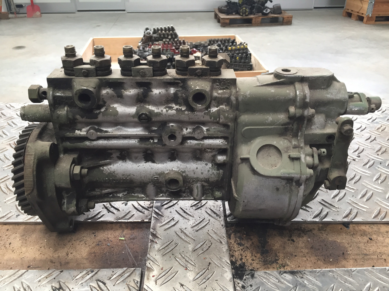 Gebrauchte Einspritzpumpe MB 813, Typ : OM 352, Bosch - Nr. : 0400 846 233 - Pompa e karburantit për Kamioni: foto 5 Gebrauchte Einspritzpumpe MB 813, Typ : OM 352, Bosch - Nr. : 0400 846 233 - Pompa e karburantit për Kamioni: foto 5