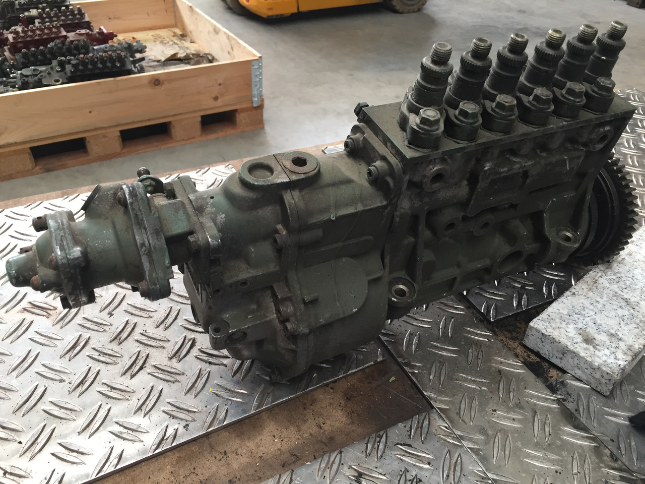 Gebrauchte Einspritzpumpe MB OM 441, Bosch - Nr. : 0402 646 917 - Pompa e karburantit për Kamioni: foto 4 Gebrauchte Einspritzpumpe MB OM 441, Bosch - Nr. : 0402 646 917 - Pompa e karburantit për Kamioni: foto 4