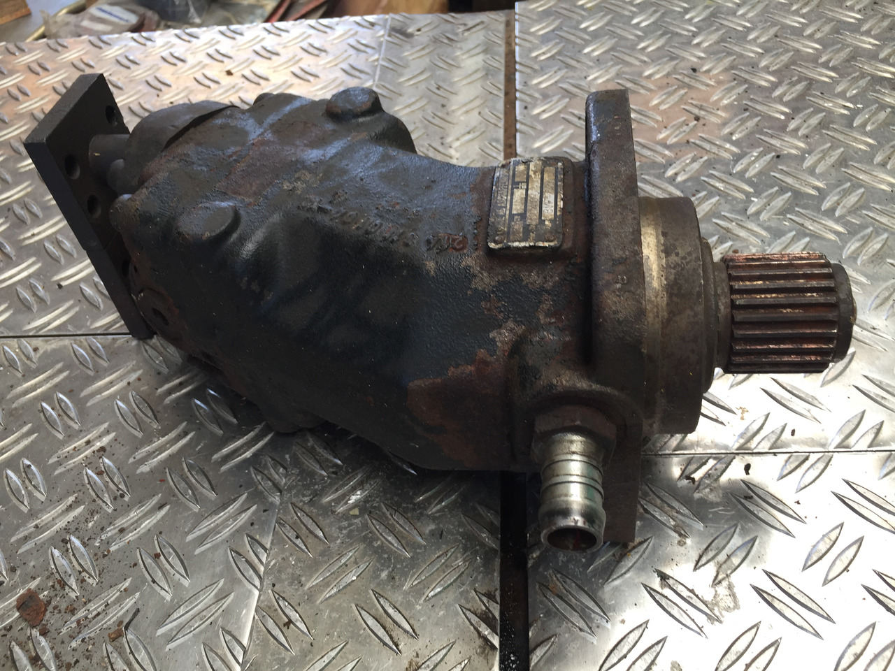 Gebrauchte Hydraulikpumpe, BMF 50, Artikel-Nr. : 1400902 - Pompa hidraulike për Kamioni: foto 1 Gebrauchte Hydraulikpumpe, BMF 50, Artikel-Nr. : 1400902 - Pompa hidraulike për Kamioni: foto 1