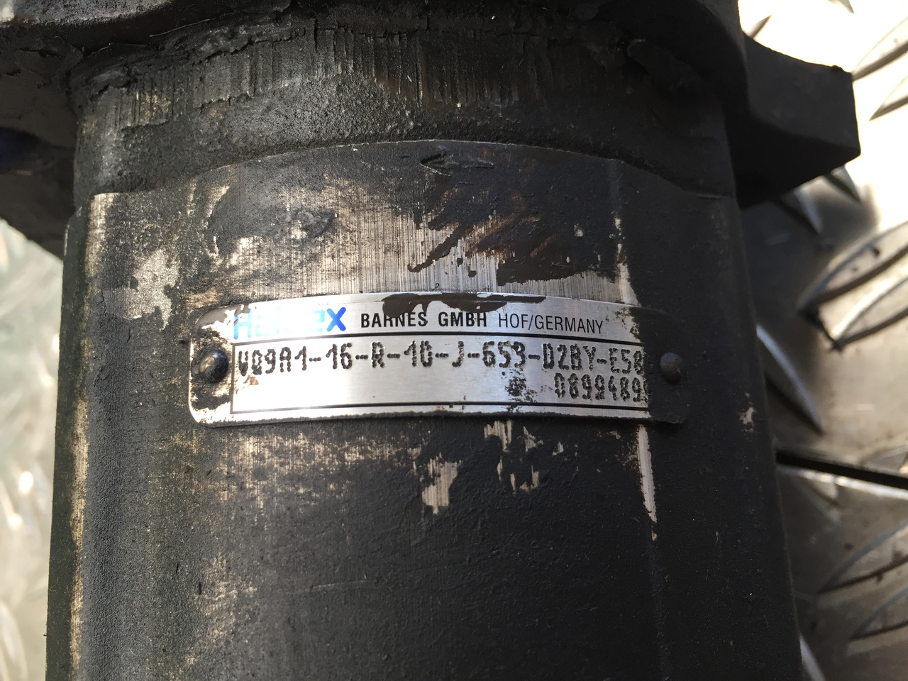 Gebrauchte Hydraulikpumpe / Lenkung VOLVO Radlader L40 B, Artikel - Nr. : 08994899 - Pompa hidraulike për Kamioni: foto 5 Gebrauchte Hydraulikpumpe / Lenkung VOLVO Radlader L40 B, Artikel - Nr. : 08994899 - Pompa hidraulike për Kamioni: foto 5