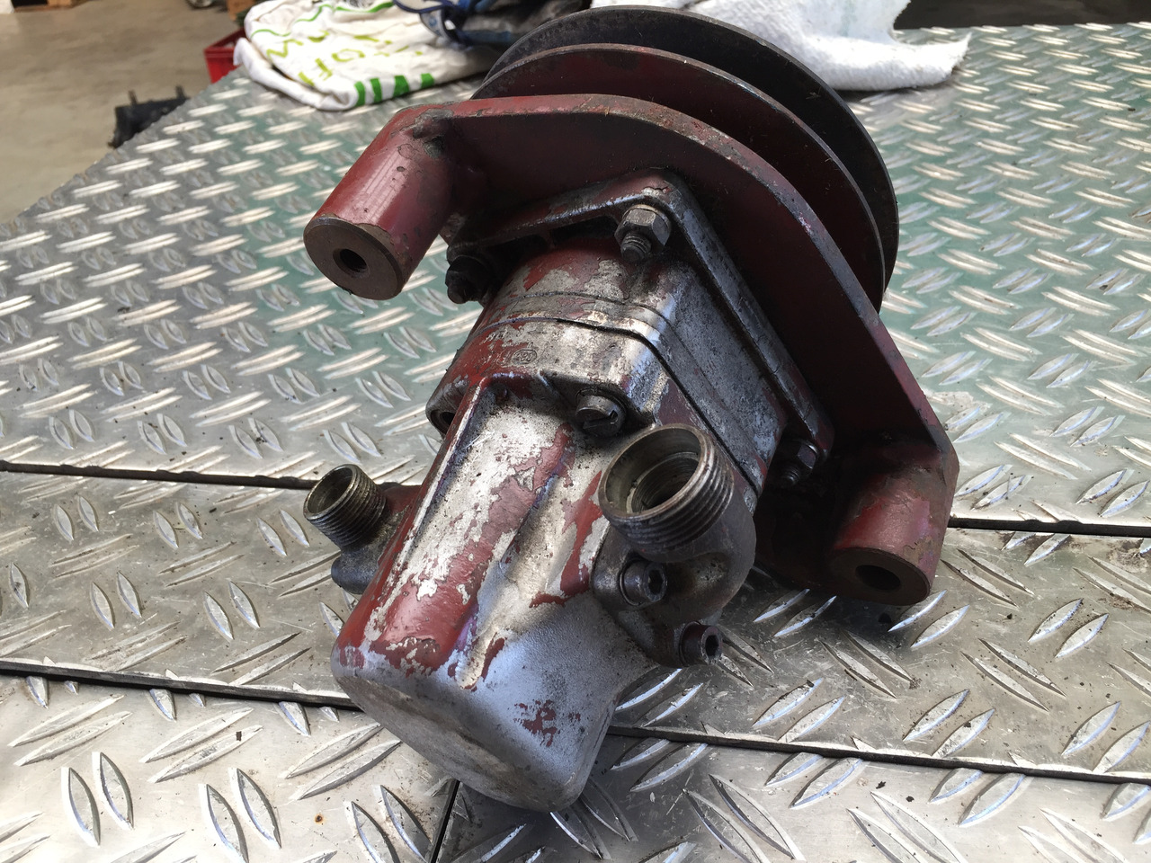 Gebrauchte Hydraulikpumpe, MB, Artikel-Nr. : 0510 648 - Pompa hidraulike për Kamioni: foto 1 Gebrauchte Hydraulikpumpe, MB, Artikel-Nr. : 0510 648 - Pompa hidraulike për Kamioni: foto 1