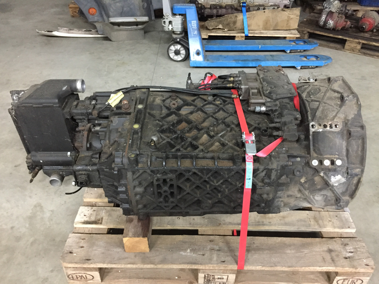 Gebrauchtes Getriebe MAN TGA 18.430, Typ : 16S 2521 TO, Artikel - Nr.: 81.32003 - 6677 - Kutia e marsheve për Kamioni: foto 5 Gebrauchtes Getriebe MAN TGA 18.430, Typ : 16S 2521 TO, Artikel - Nr.: 81.32003 - 6677 - Kutia e marsheve për Kamioni: foto 5